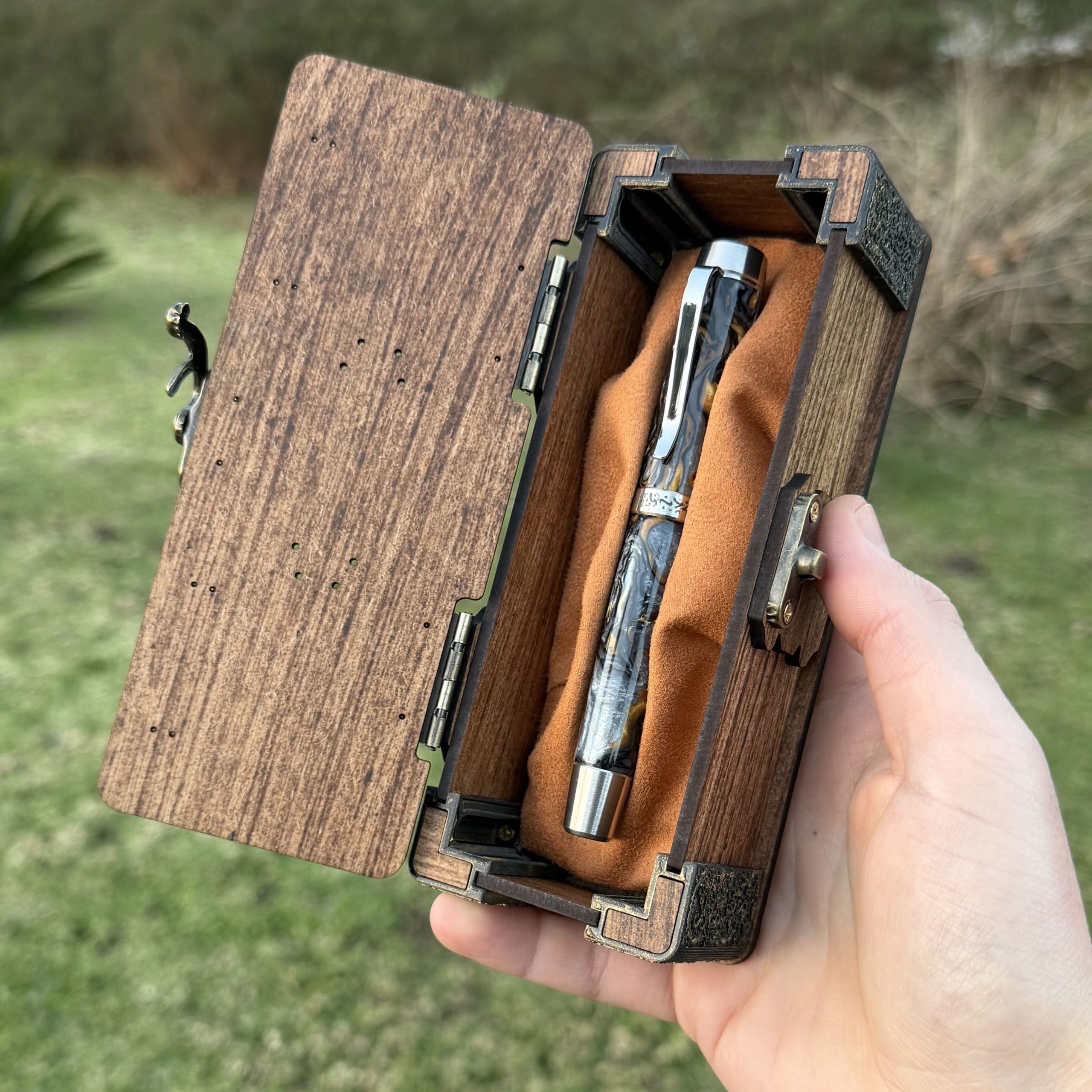 Machined 304 Stainless Steel Fountain Pen (Gold Grey Resin)